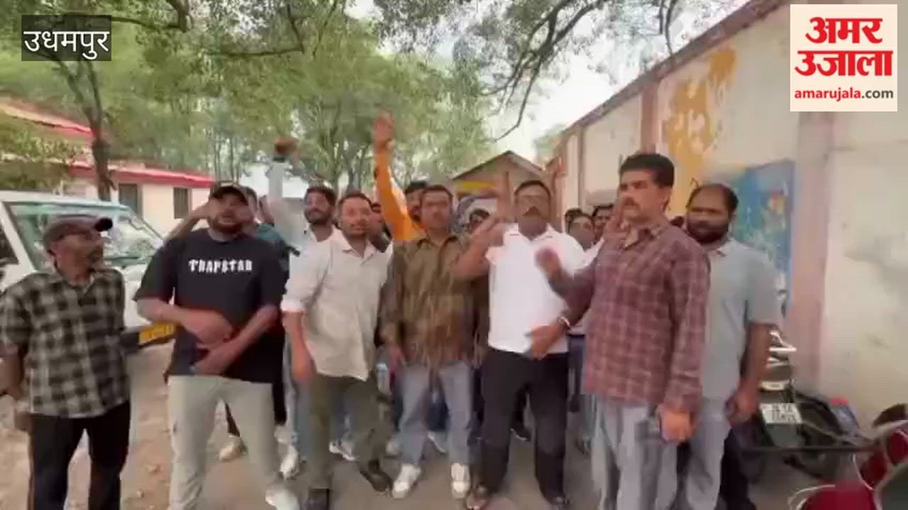 Sanitation Workers on Strike in Udhampur; Work Halted Over Demand for Permanent Status
