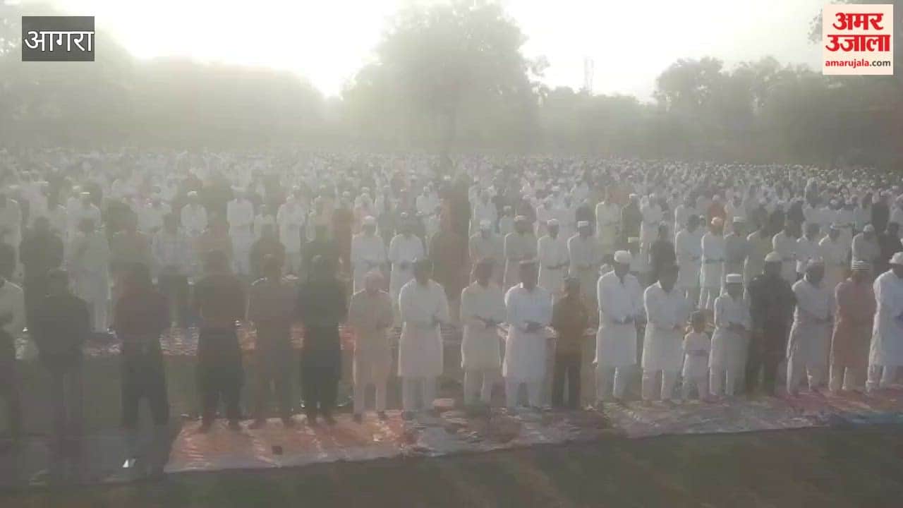 Massive Crowd Gathers at Agra Eidgah for Bakrid Prayers