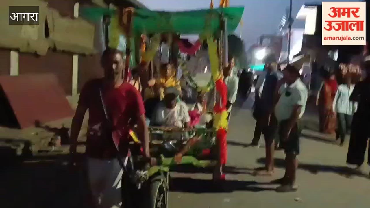 Pulls Mother in Hand-Pulled Cart for Braj Chaurasi Kos Parikrama