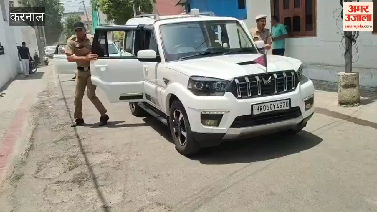 In Karnal, Chief Minister Nayab Singh Saini visited the residence of Mayor Renu Bala Gupta to express his condolences and pay tribute.