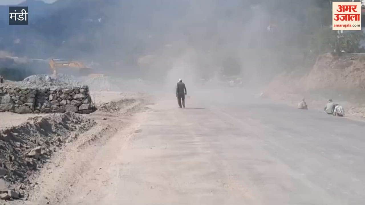Video Dust and Dirt Reign Supreme on Mandi-Pathankot NH; Public Warns: "If No Solution Is Found, We Will Block the Road Daily