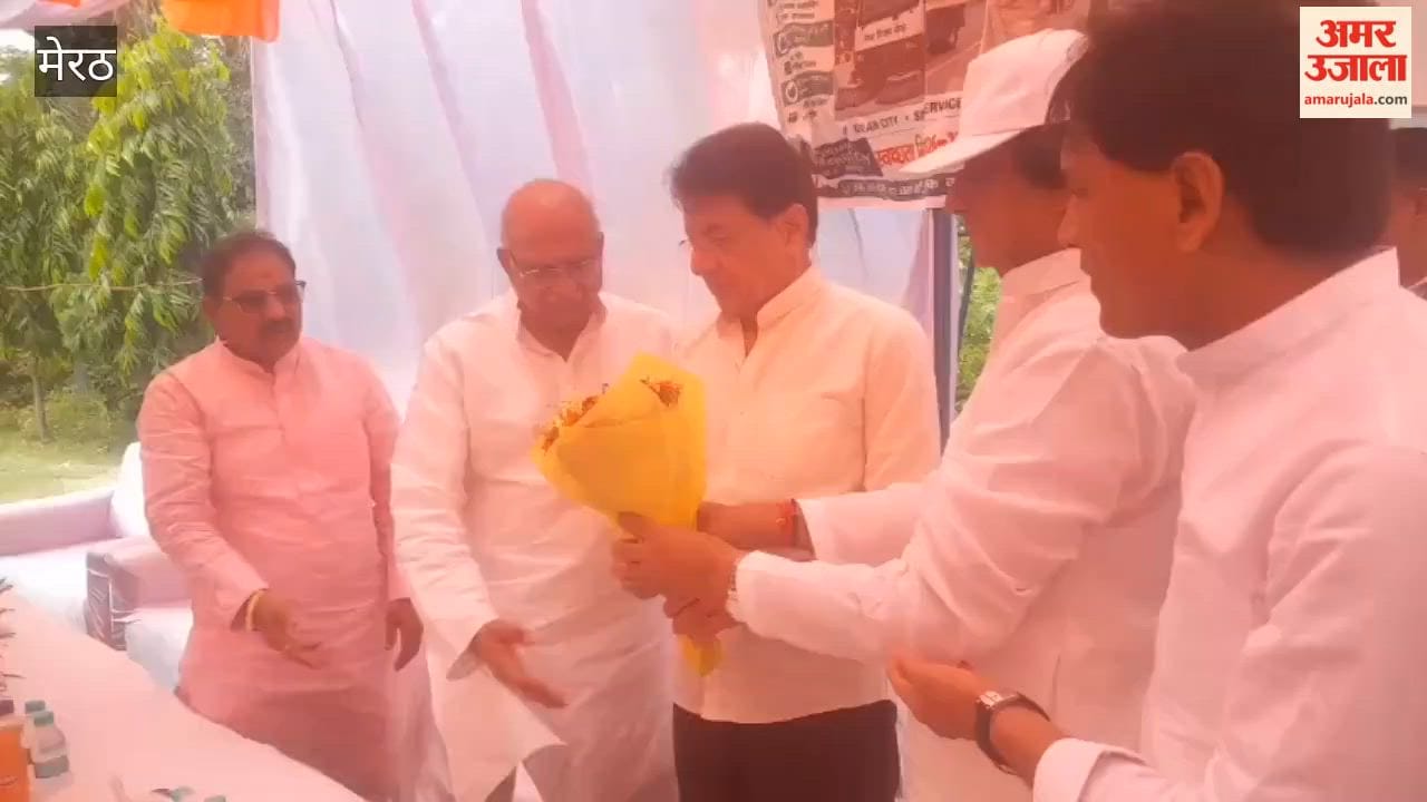 Meerut: MP, MLA and Mayor Attend Sweeping Off Road Inauguration Program