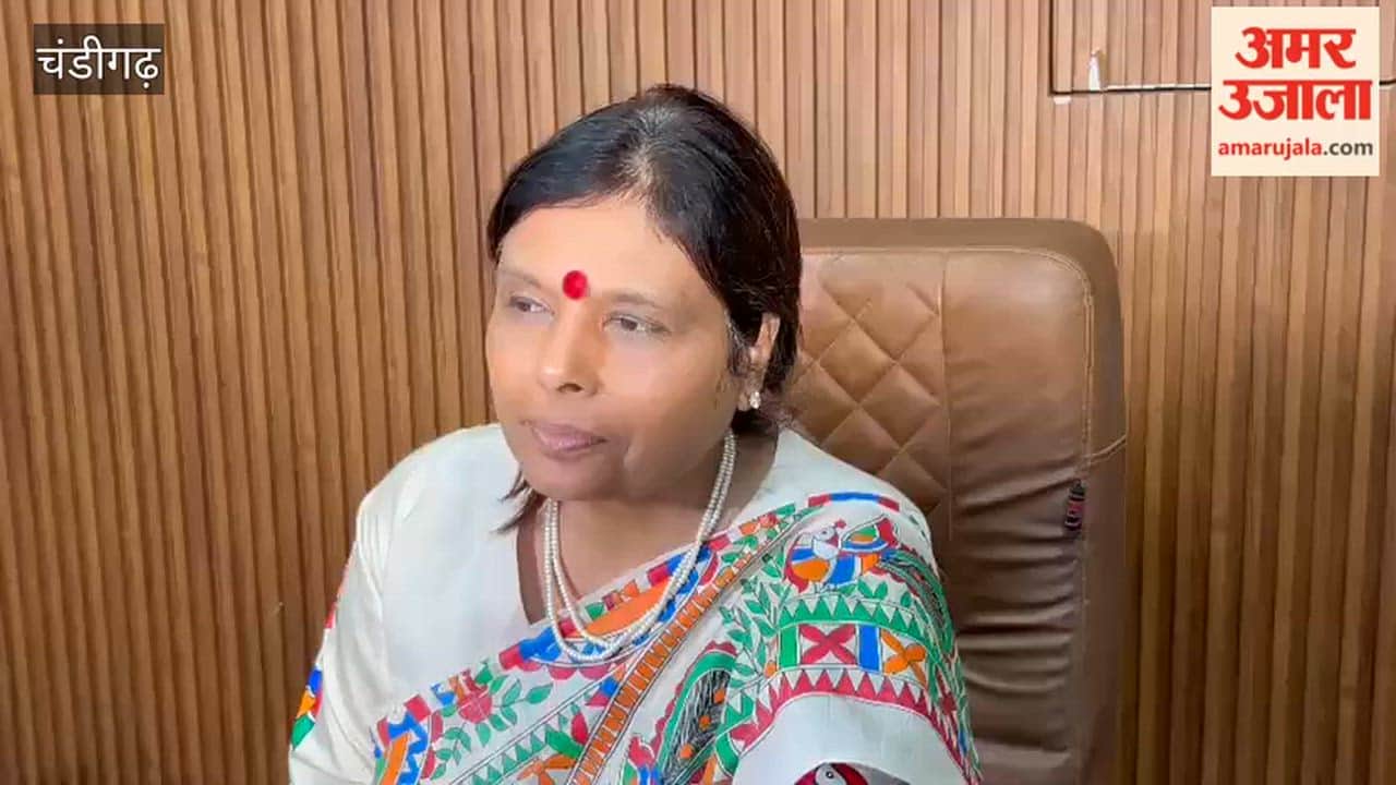 Newly appointed President Dr. Archana Gupta reached the State BJP office for the first time.
