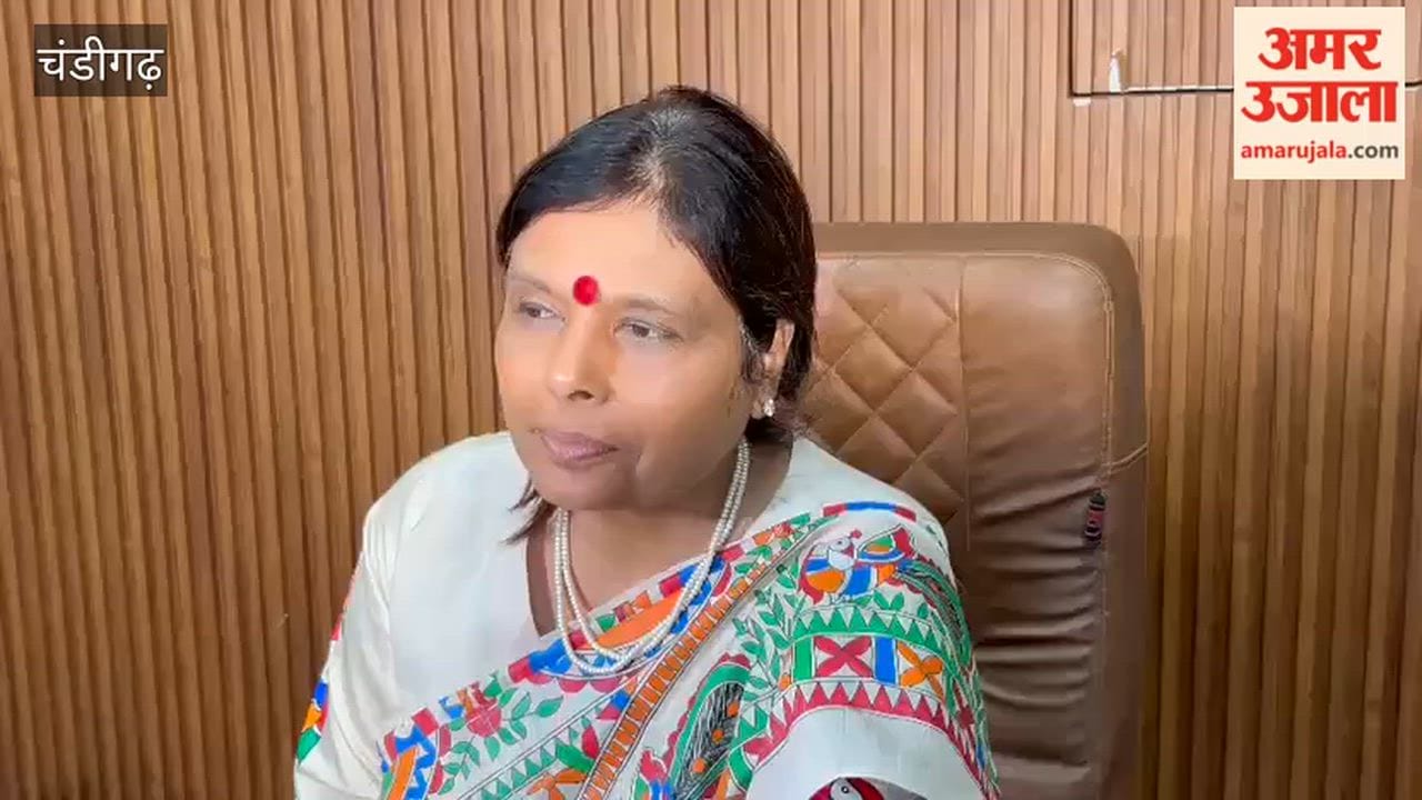 Newly appointed President Dr. Archana Gupta reached the State BJP office for the first time.
