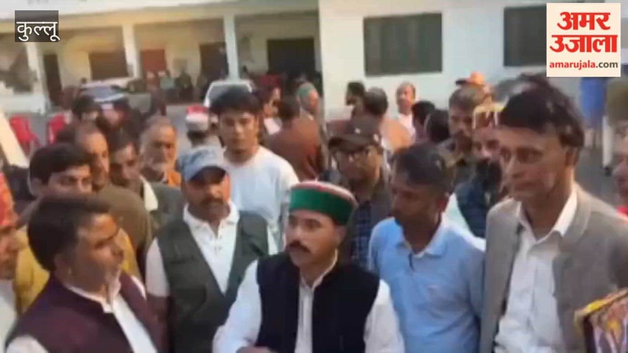 Kullu Supporters of Chaube Ram, the candidate from the Jarad-Bhutti Colony Ward, raised slogans of Murdabad
