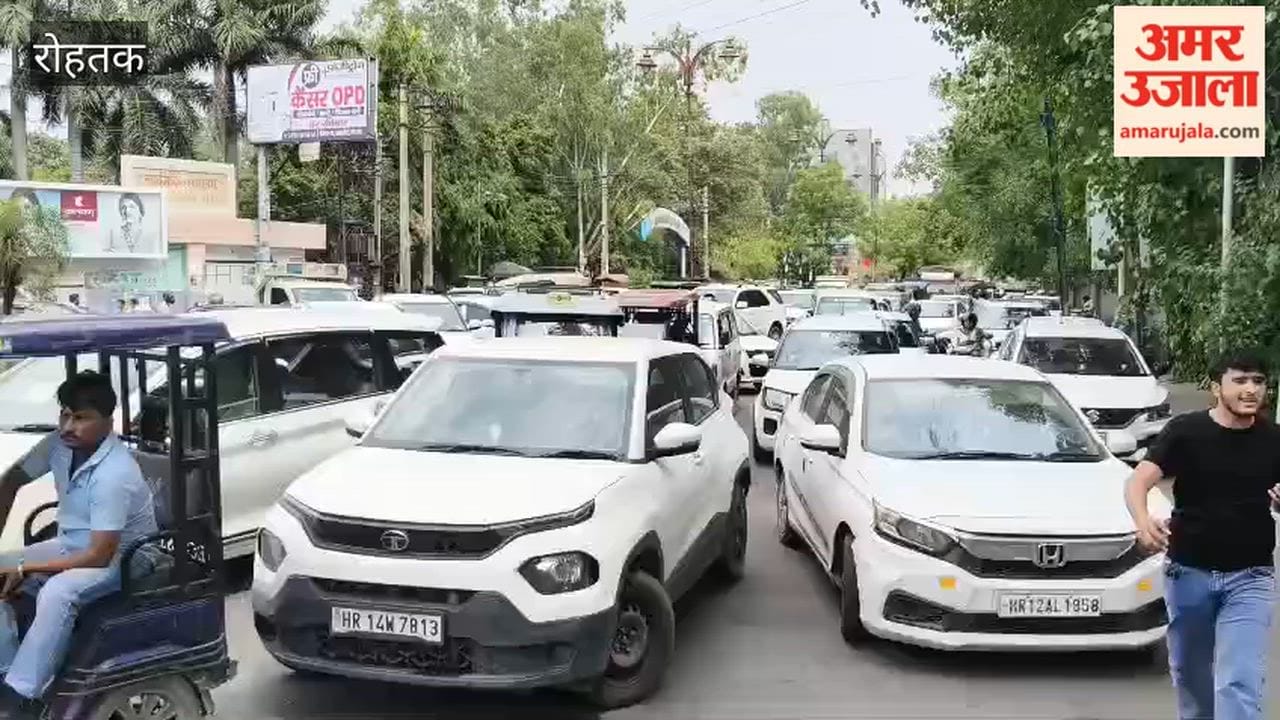 The INLD protest has disrupted the city's transport system.