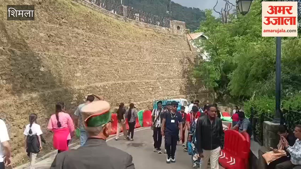 Change in Weather Tourists Flock to Shimla