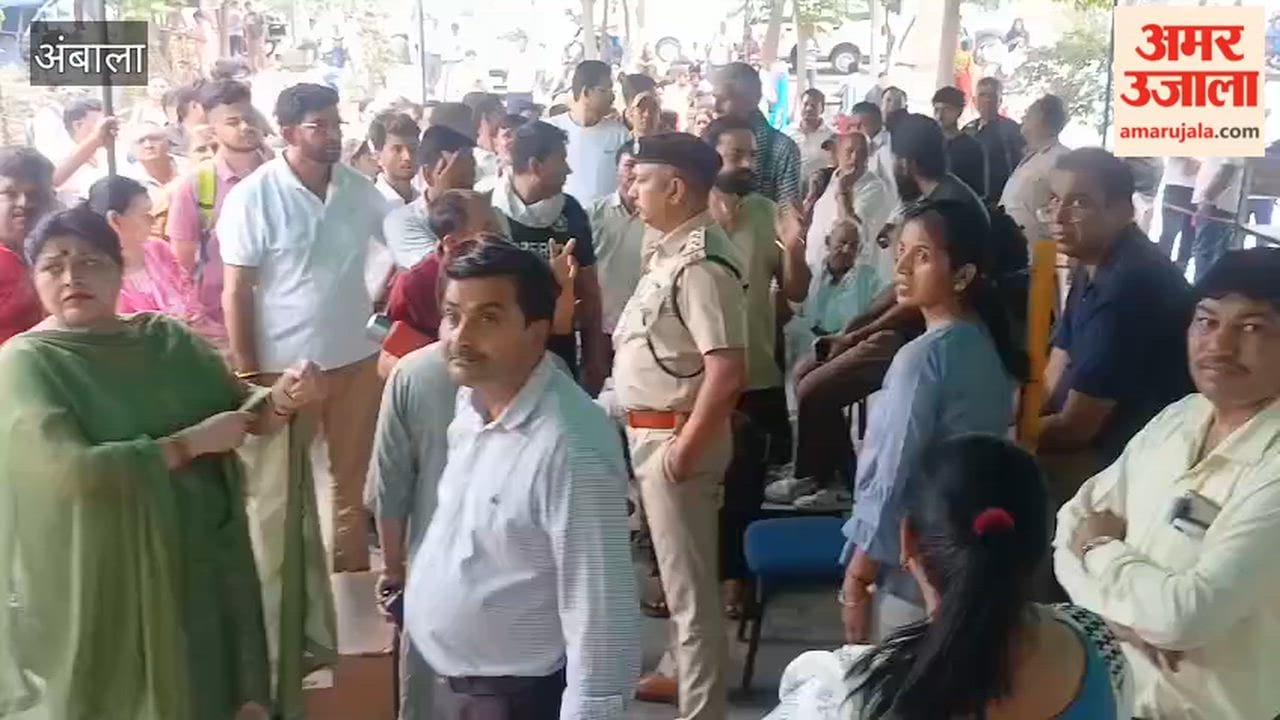 Massive Chaos at CUET Exam Center in Ambala: Paper Delayed by Two and a Half Hours Due to Server Outage; Parents Express Outrage.