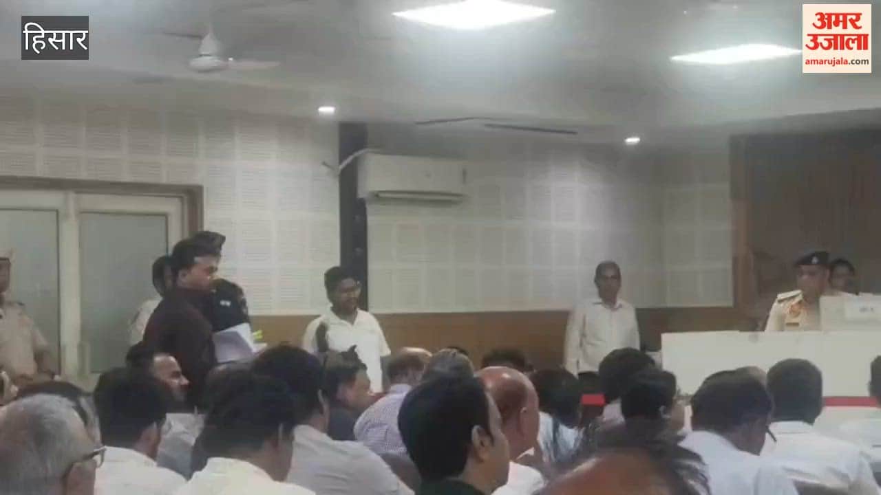 Issue a notice summoning the builder who failed to provide drinking water facilities; if the facility is not provided within 15 days, register an FIR: Minister Arvind Sharma