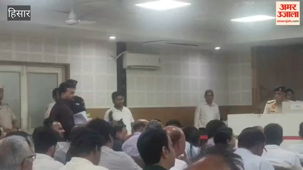 Issue a notice summoning the builder who failed to provide drinking water facilities; if the facility is not provided within 15 days, register an FIR: Minister Arvind Sharma