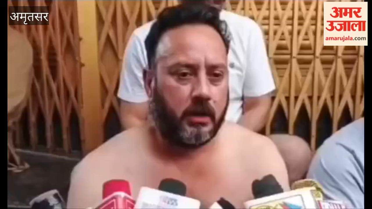 BJP Leader Sits on Half-Naked Protest in Amritsar Against Law and Order Situation