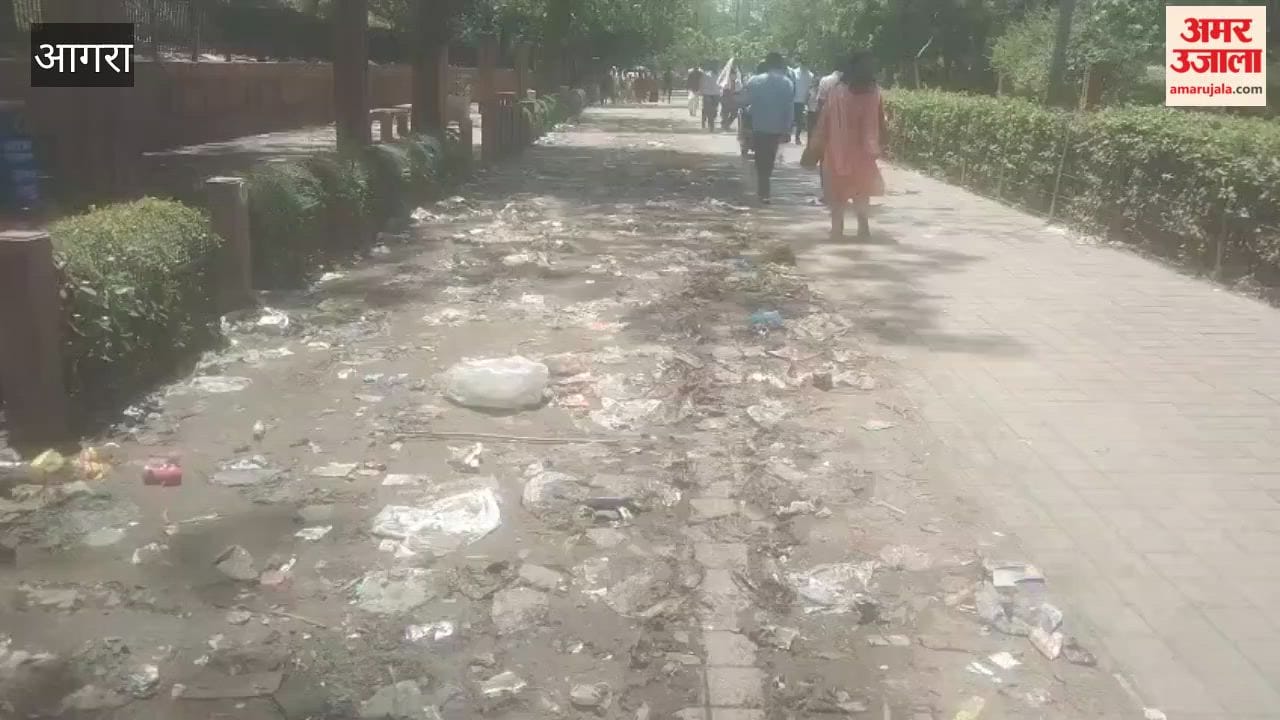 Garbage Pile Near Taj Mahal Troubles Tourists Foul Smell Raises Concerns