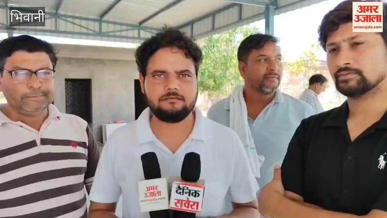 Allegations of Flaws in Ongoing Works for the Differently-abled at Swarn Jayanti Park in Loharu; Councilors Halt Construction Work.