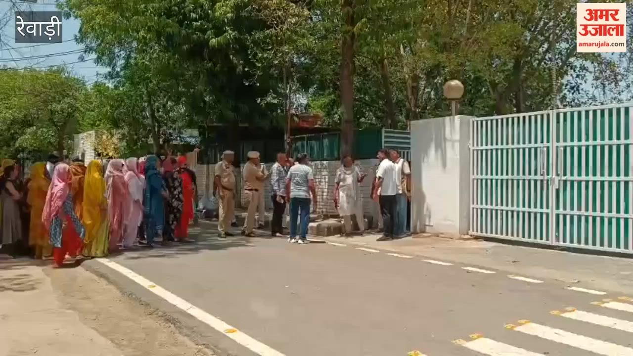People of Radha Krishna Society reached DC residence regarding the problem of electricity and water.