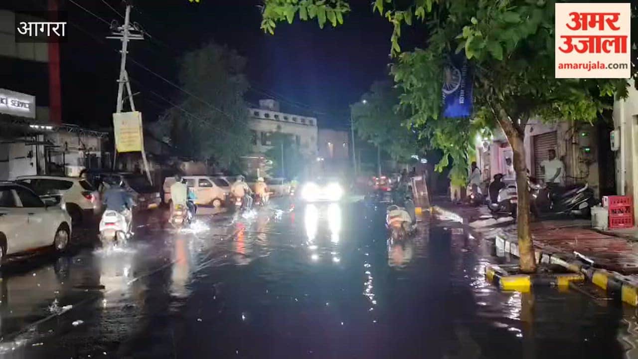 Waterlogging on Mughal Road in Kamla Nagar After Rain