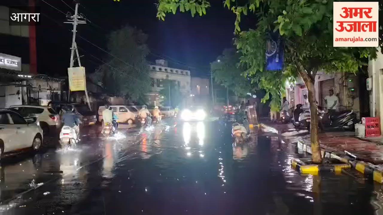 Waterlogging on Mughal Road in Kamla Nagar After Rain