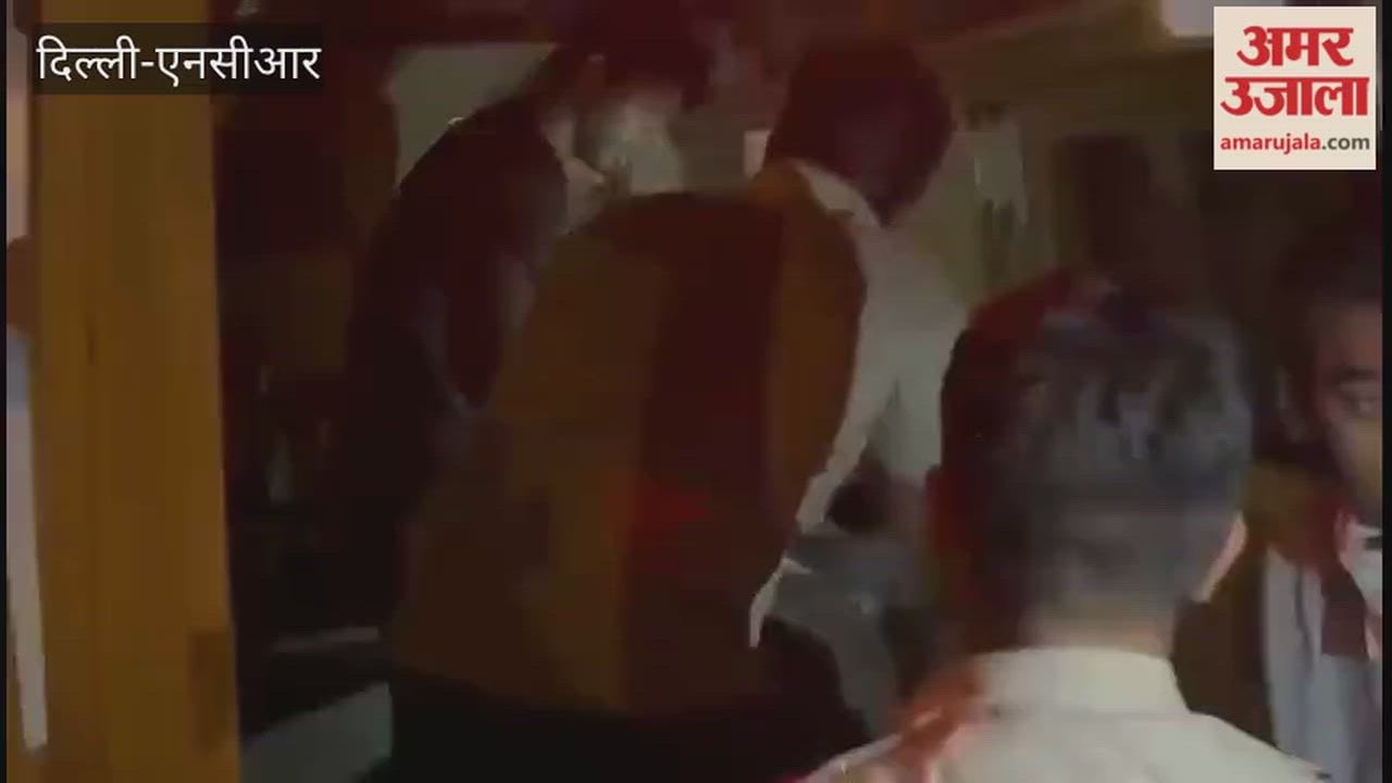 Video Building Collapses in Delhi's Saket