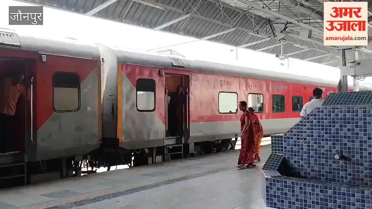 Crowds Swell After Holidays Passengers Face Difficulties at Stations