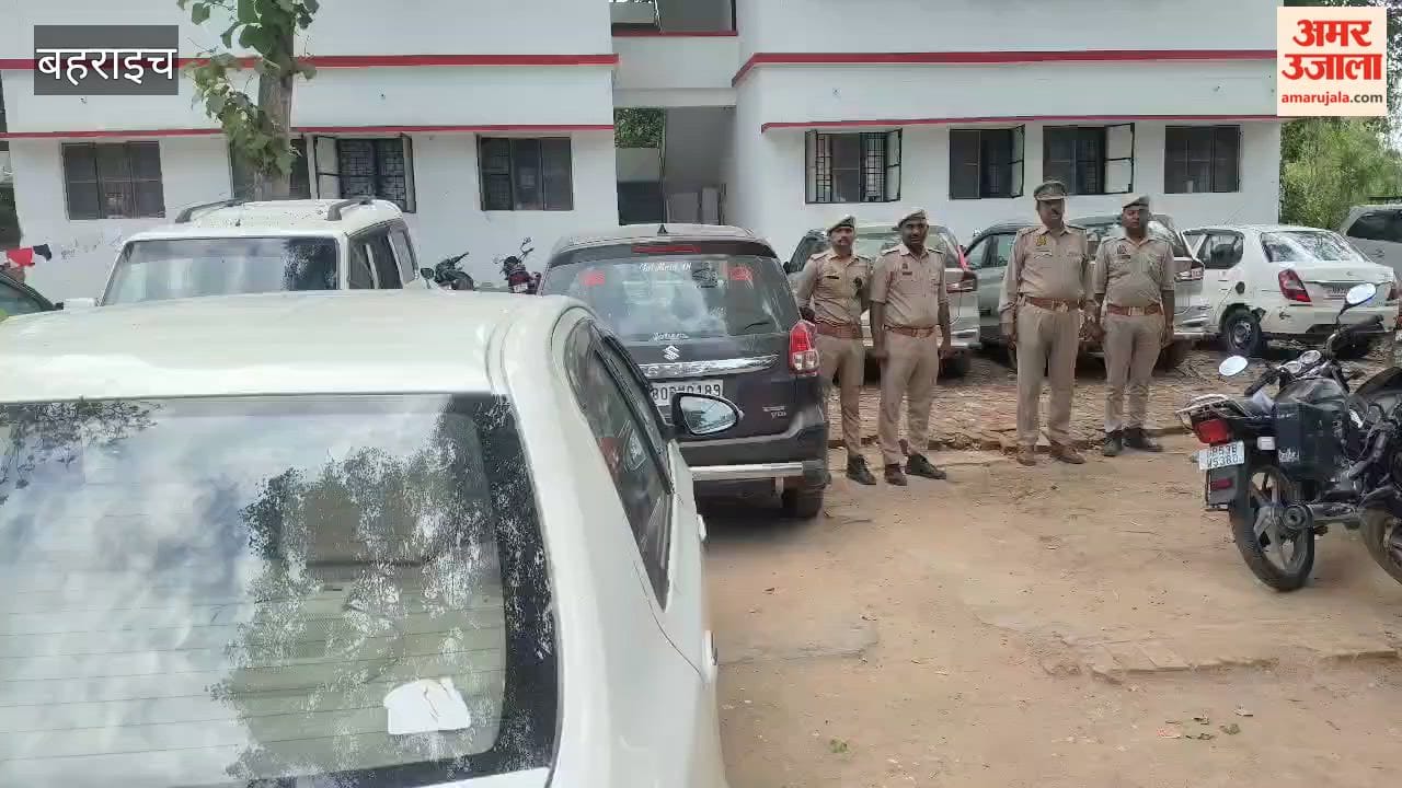 बहराइच के रुपईडीहा में अवैध डग्गामार वाहनों पर पुलिस का शिकंजा, 10 वाहन किए सीज, 35 का चालान