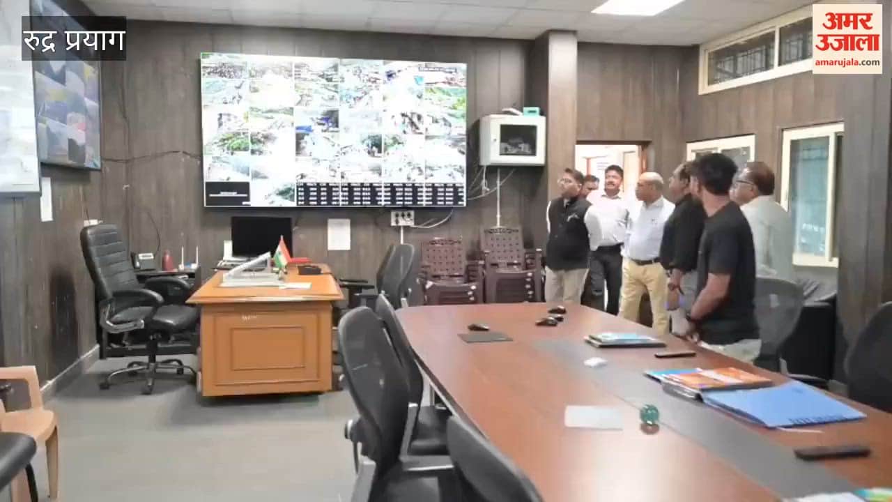 Garhwal Commissioner Reviews Kedarnath Pilgrimage Arrangements; Issues Necessary Directives to Departments