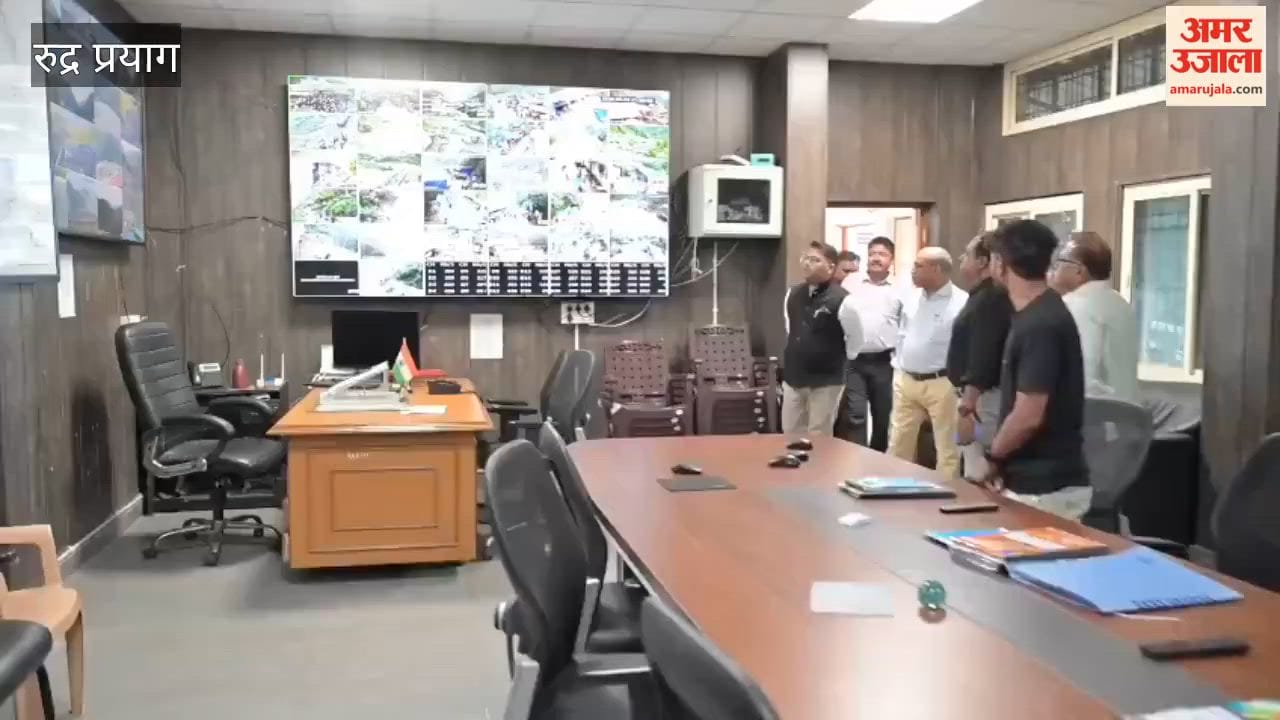 Garhwal Commissioner Reviews Kedarnath Pilgrimage Arrangements; Issues Necessary Directives to Departments