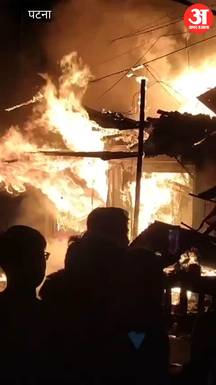 Five-fruit-cosmetic-shops-burnt-ashes-causing-loss-more-than-10-lakh