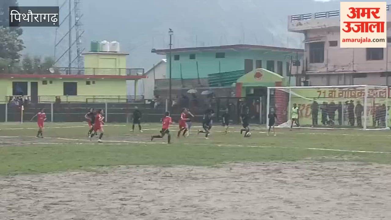 Sarvodaya Public School and Vivekananda Vidya Mandir won the matches in the Under-14 girls football competition