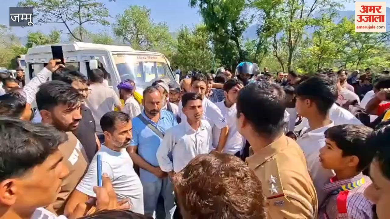 Students Outraged Over Non-Availability of Passenger Vehicles