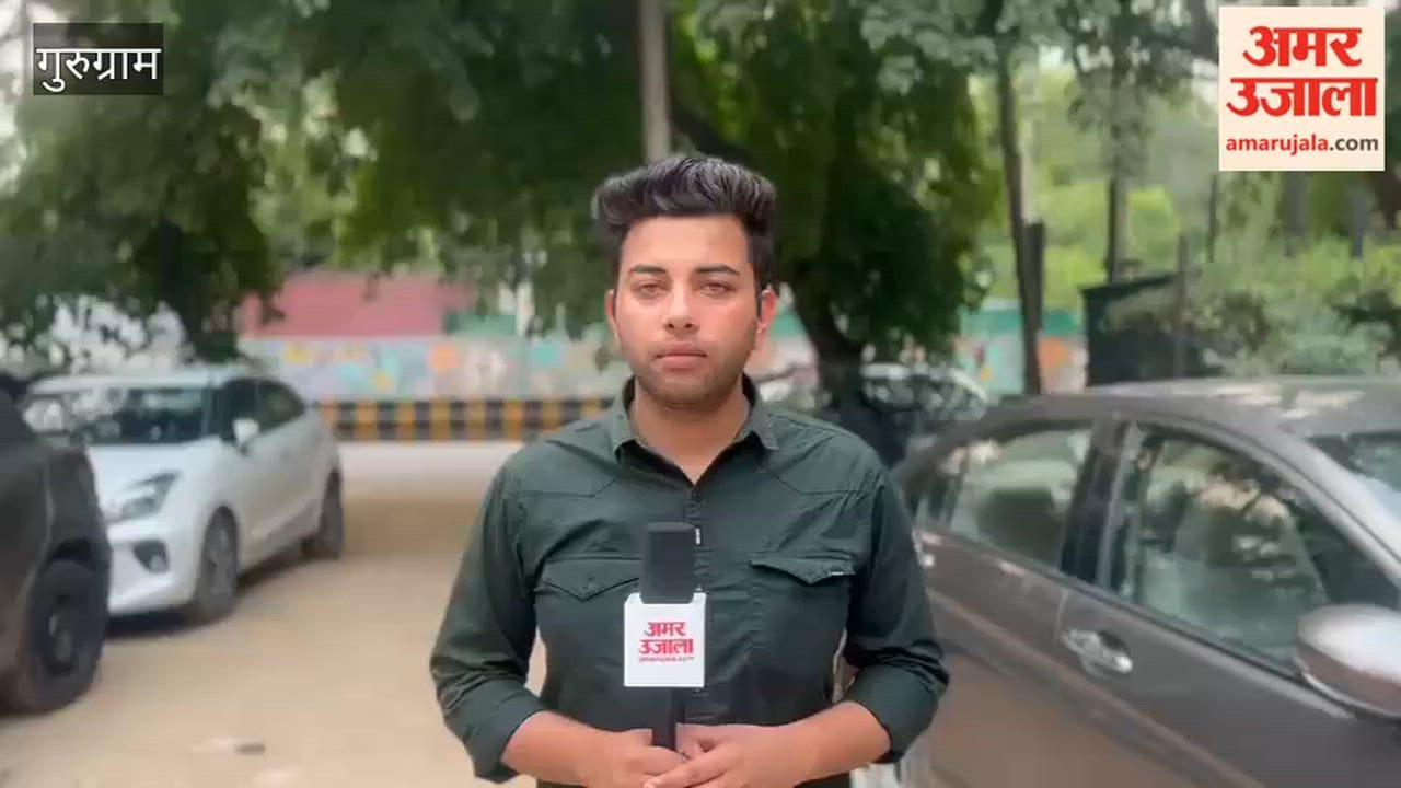 problem of taxis parking in no-parking zones in city of Gurugram is becoming increasingly serious