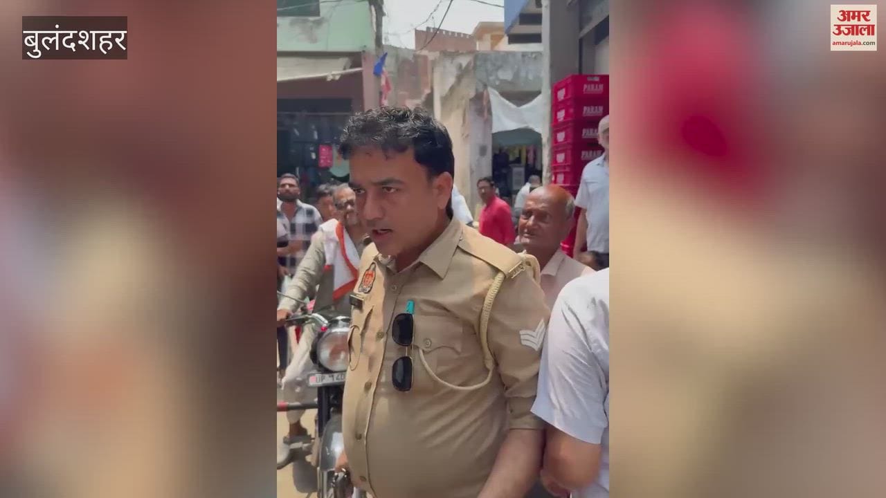 Policeman who went to recover electrical wire in Bulandshahr pointed pistol at scrap dealer