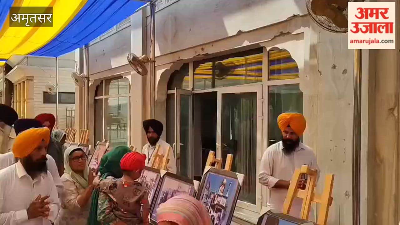 SGPC has set up a special photo exhibition outside Gurdwara Manji Sahib.