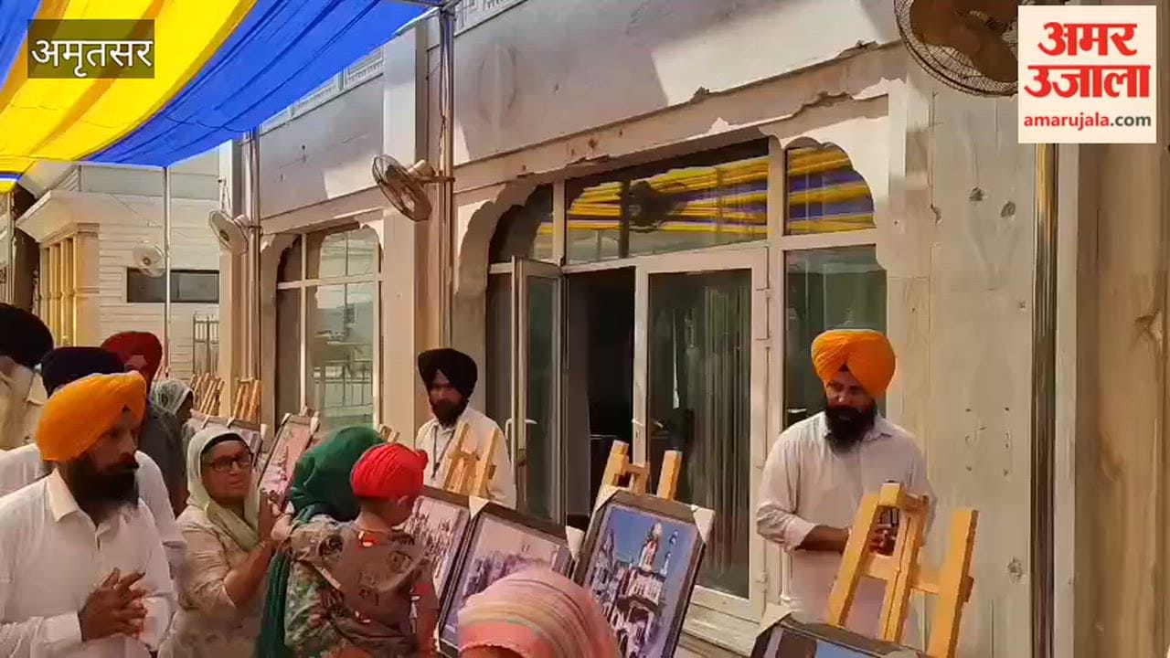 SGPC has set up a special photo exhibition outside Gurdwara Manji Sahib.