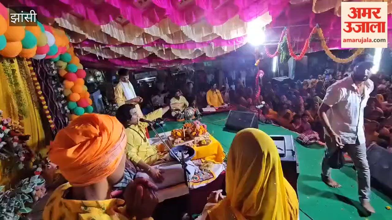 Devotees rejoiced enthusiastically on the occasion of Shri Krishna Janmotsav at Vishnu Mahayagna in Karguwan Khurd.