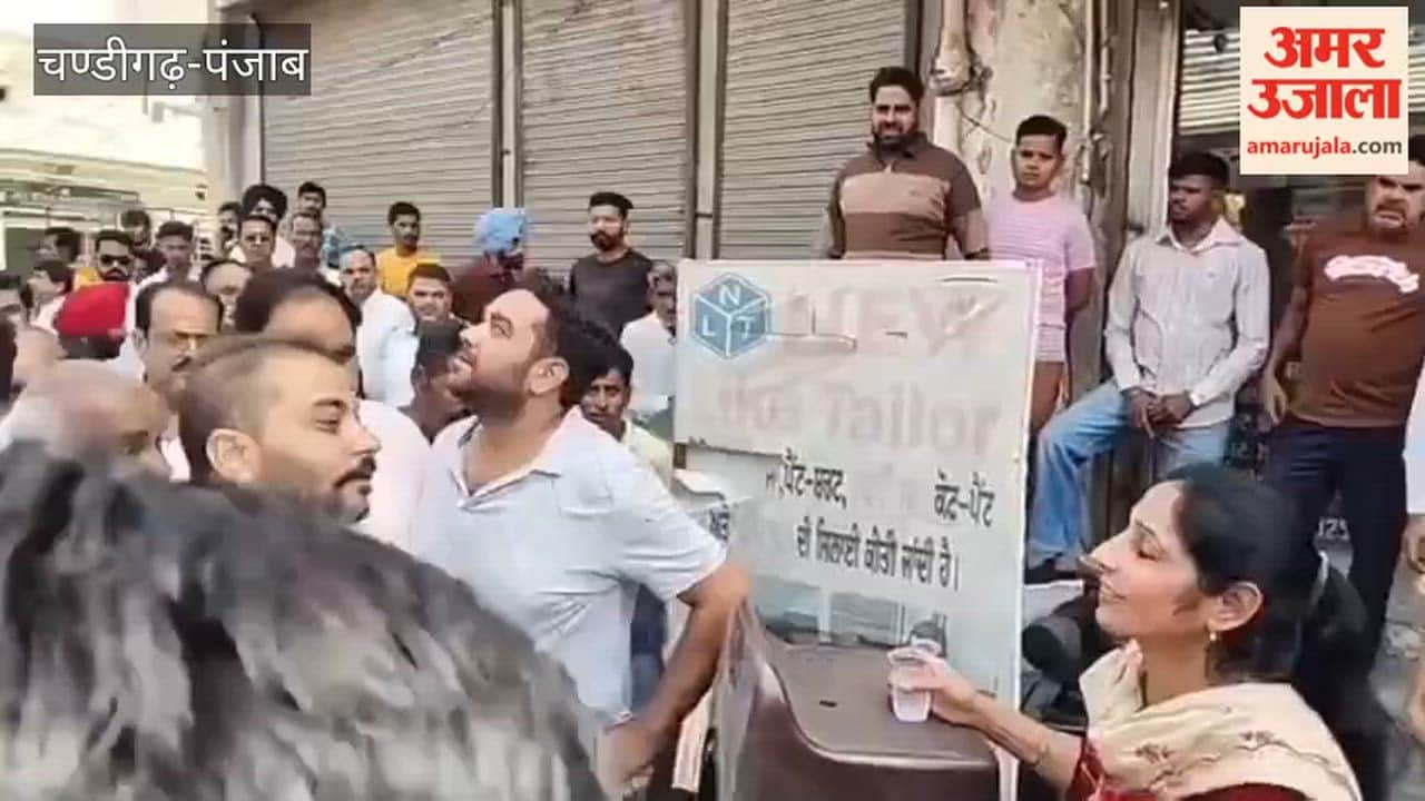 In Guruharsahai, the owner of Galhotra Furniture House gave a piece of her mind to a former Congress MLA.