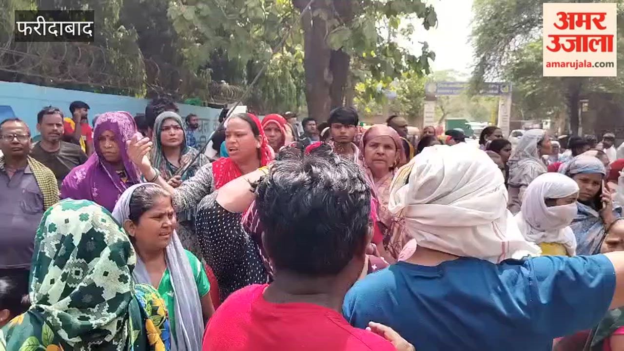 Residents of Nehru Colony in Faridabad stage a sit-in outside the Municipal Corporation office