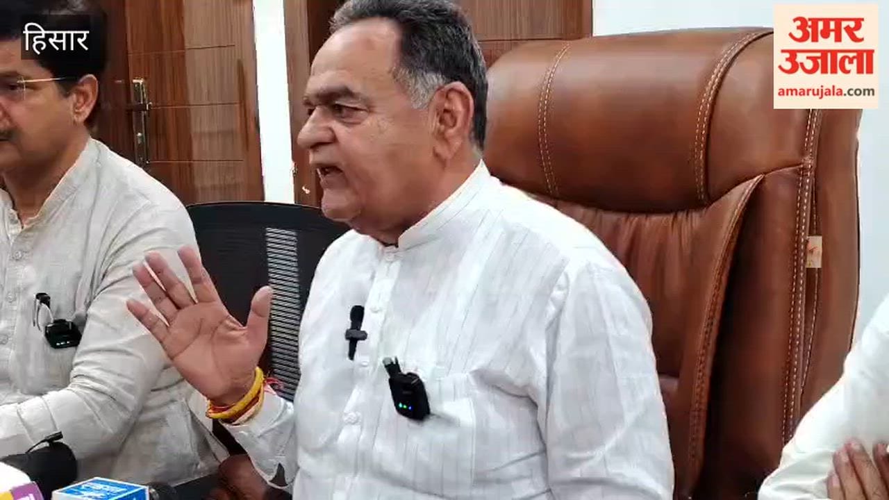 MLA Vinod Bhayana held a press conference regarding the demand for water in village Chanout of Hansi