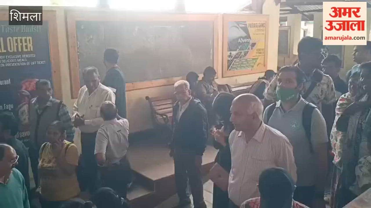 Shimla: Shimla buzzes with tourists over the weekend; long queues at the Mall Road lift