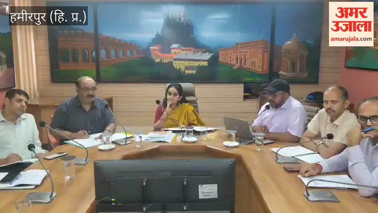 Hamirpur: Deputy Commissioner Gandharva Rathore stated that no injured person should be left without access to cashless medical treatment facilities