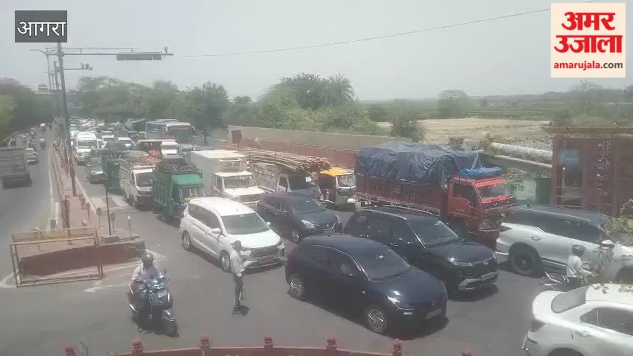 Traffic Jam at Jalkari Bai Chauraha During Deputy CM Keshav Prasad Maurya’s Visit