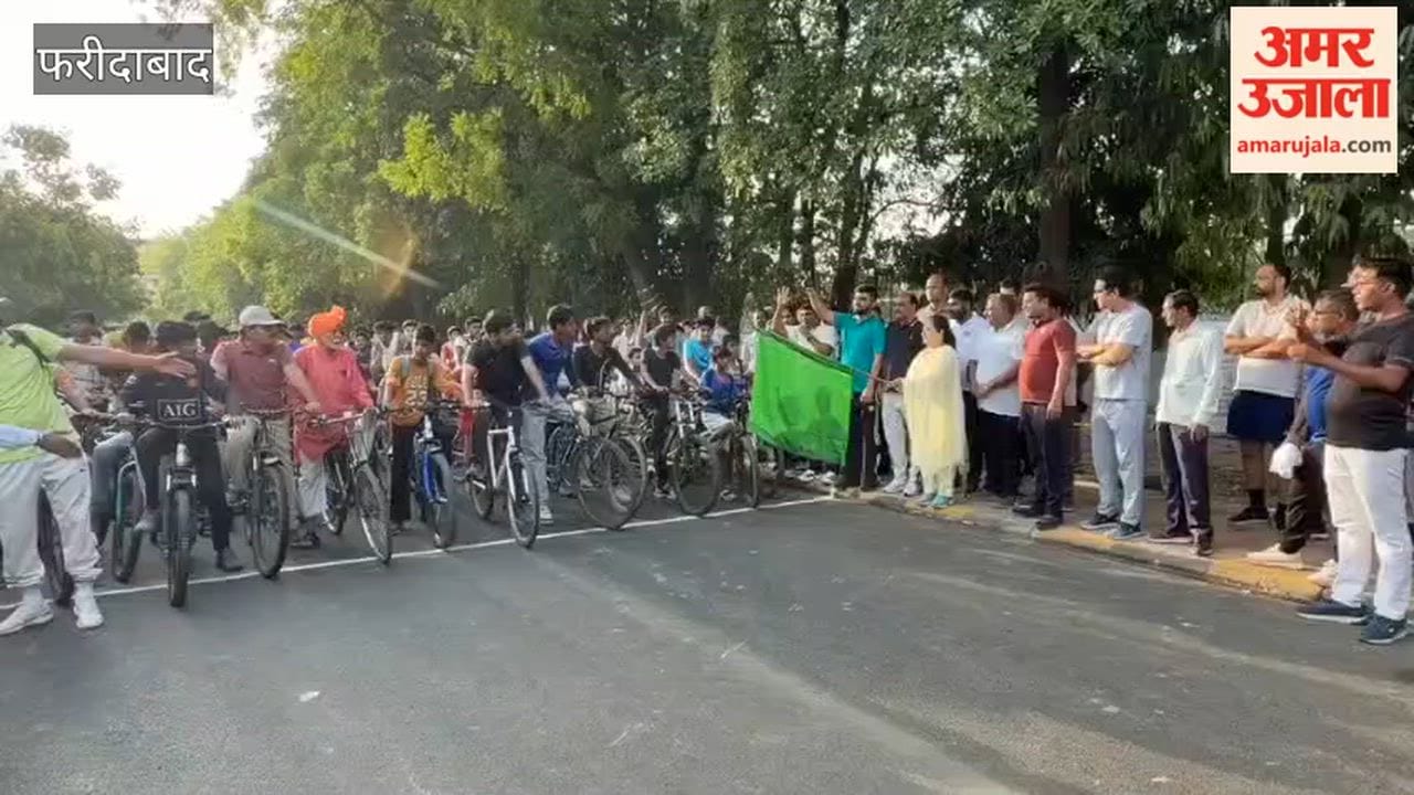 Mayor shows green flag in Faridabad Fit India Rally