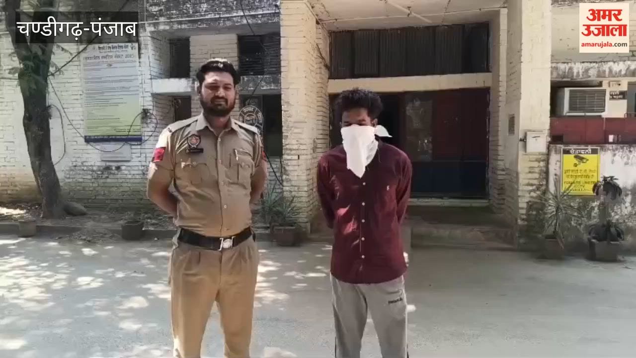 Accused arrested for stealing iron plates in Pathankot.