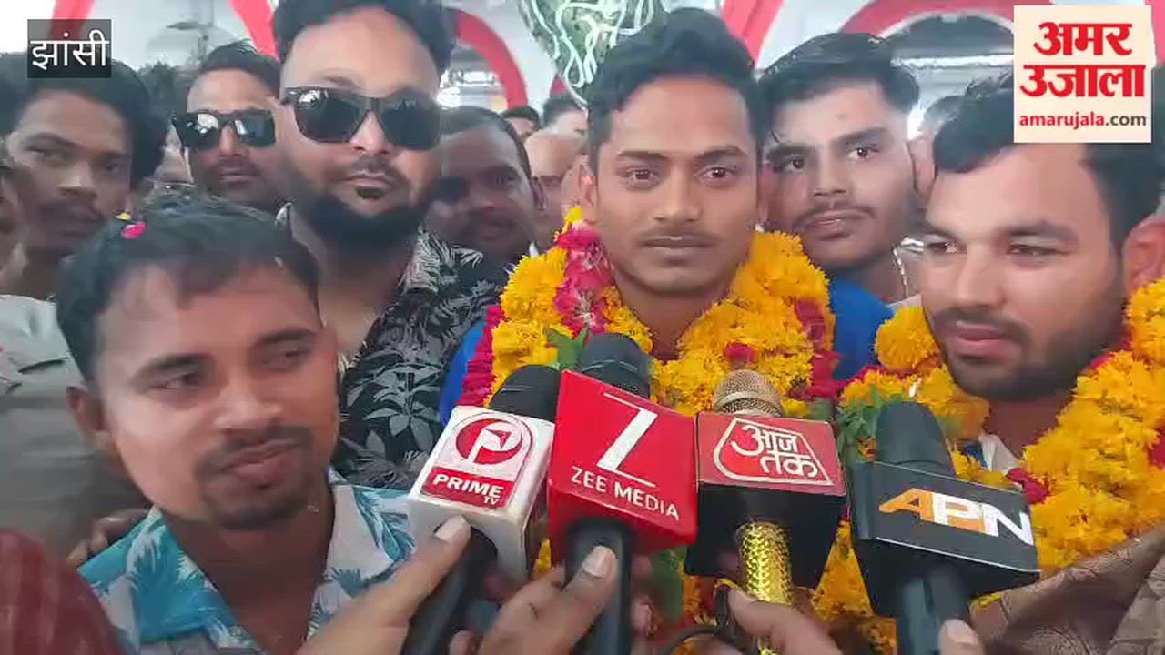 Hockey Asia Cup winner Ketan Kushwaha was welcomed in Jhansi
