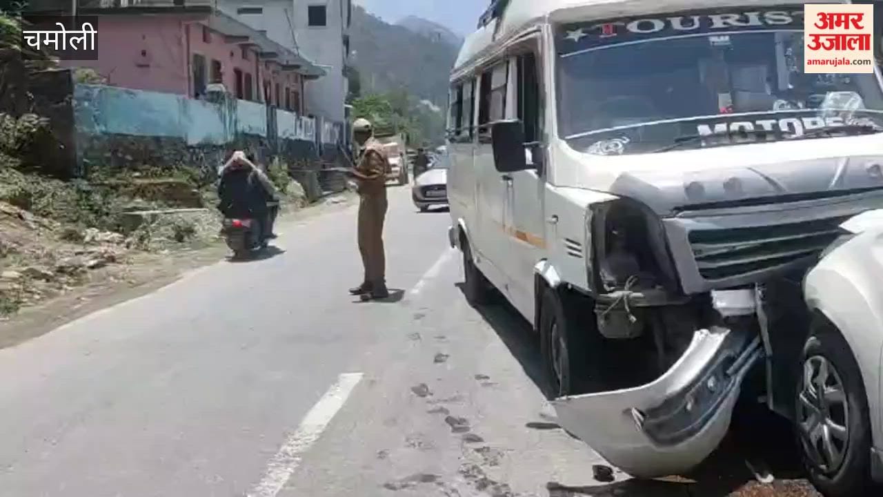 Car and tempo traveler collide on Badrinath Highway