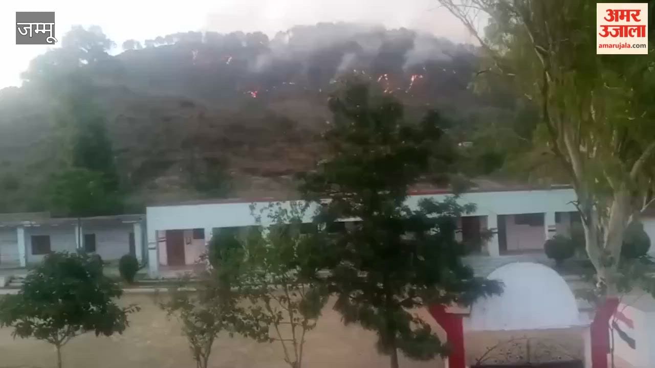 breaks out in the forests of Chauki Handan and Kalsia in Nowshera