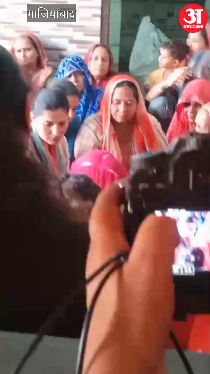 Video: हरियाणवी सिंगर पेप्सी शर्मा के निधन पर भावुक हुईं सपना चौधरी, गांव पतला पहुंचकर दी श्रद्धांजलि