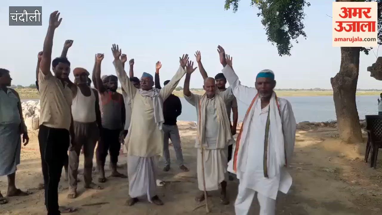 Farmers continue sit-in protest over Ganga erosion control measures oppose dumping of sandbags