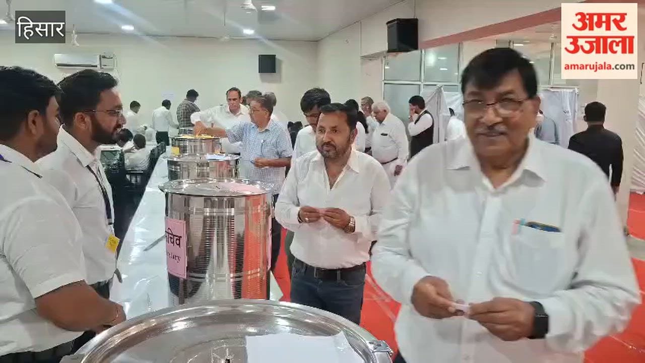 Peaceful voting began at 9 AM at the District Bar Association, Hisar; lawyers showed great enthusiasm for the election.