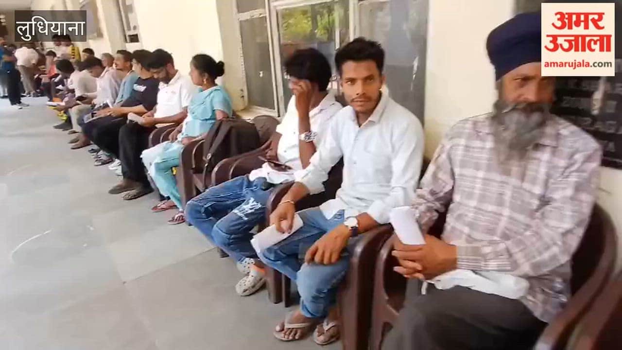 Police in Ludhiana returned recovered mobile phones to their owners.