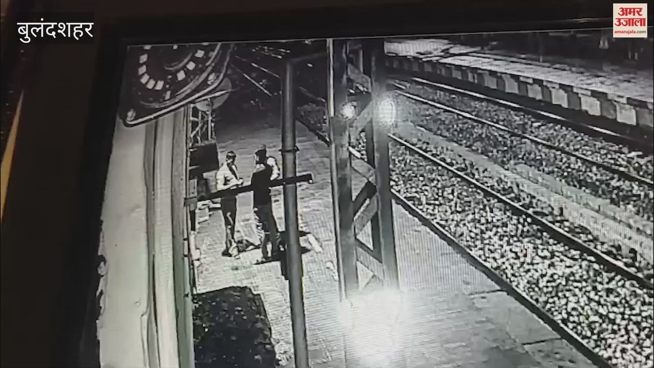 Youth ends life by jumping in front of a train