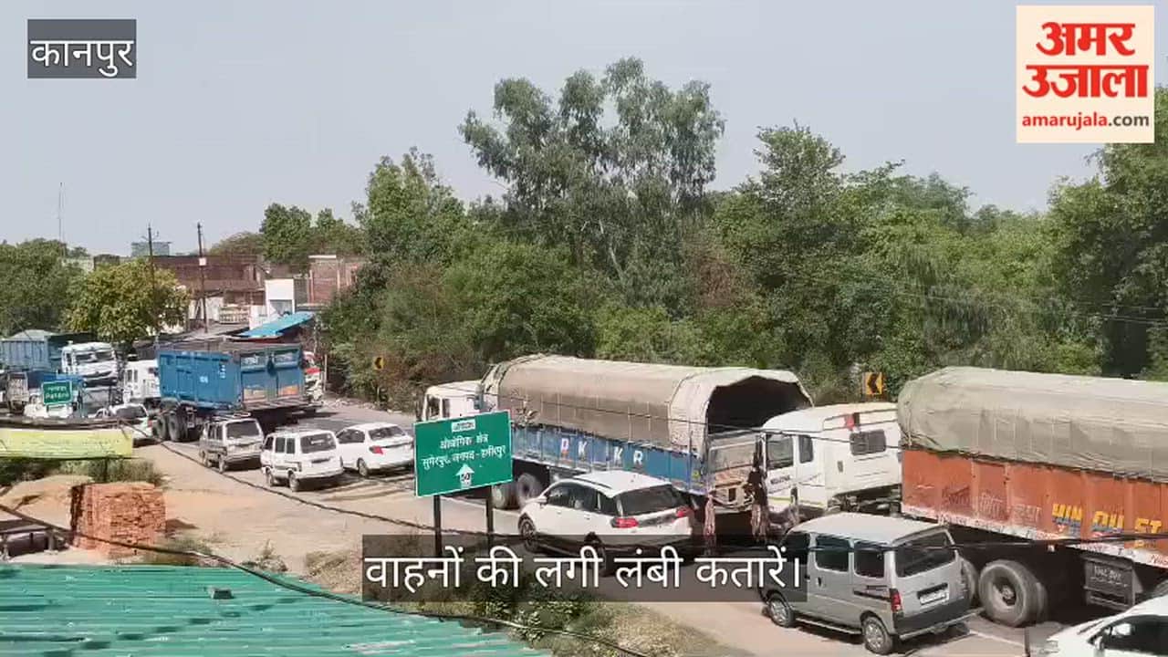 Vehicles crawling for hours on Kanpur-Sagar Highway massive traffic jam caused by a broken down truck